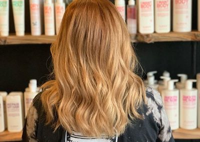 Coupe de cheveux pour femme et coloration de cheveux à Chambly - chez Salon La Ruelle