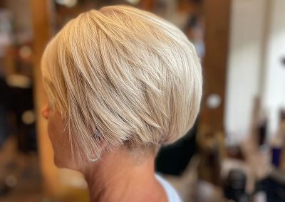 Coupe de cheveux pour femme et teinture de cheveux à Chambly - chez Salon La Ruelle