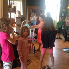 Enfants et amusements au Salon la Ruelle - Salon la Ruelle (salon de coiffure à Chambly)