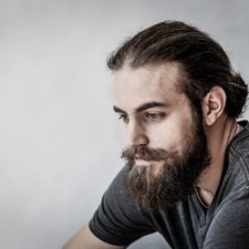 Homme avec les cheveux coupés - Salon la Ruelle (salon de coiffure à Chambly)