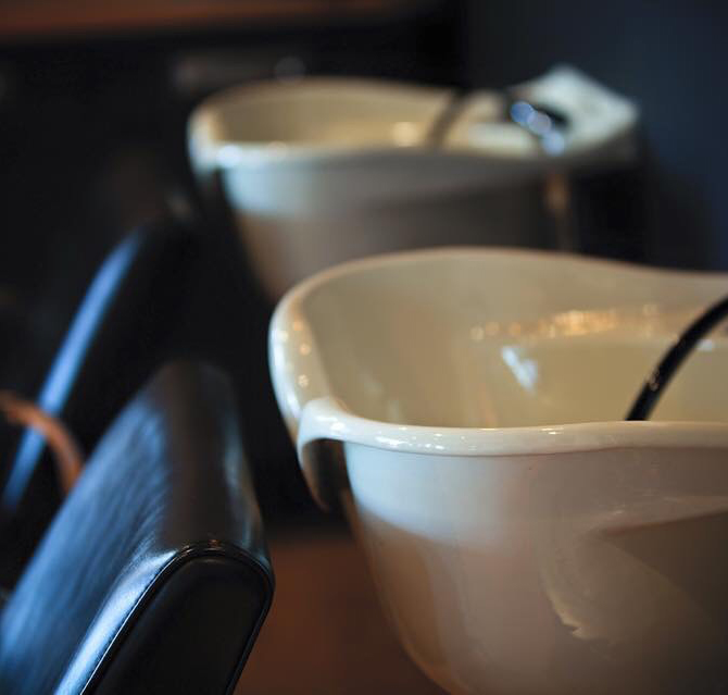 Station de nettoyage de cheveux à Chambly - Salon La Ruelle (salon de coiffure à Chambly)